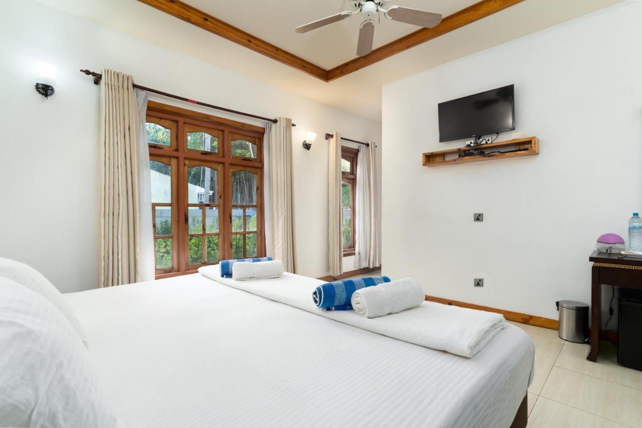 Ukulhas View Hotel Exterior photo
