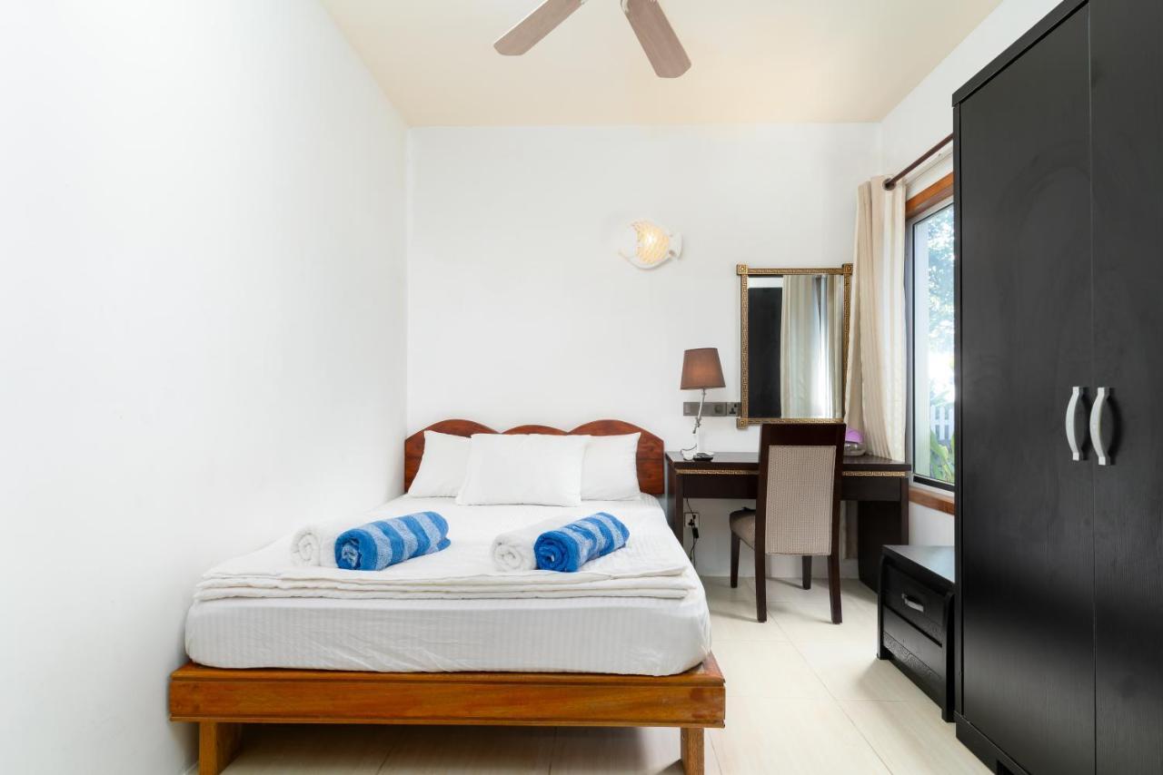 Ukulhas View Hotel Exterior photo