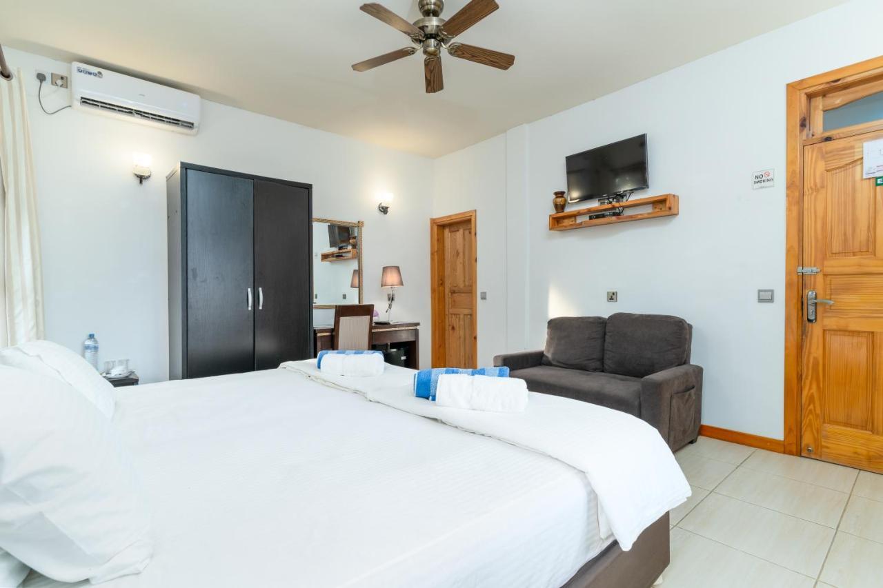 Ukulhas View Hotel Exterior photo